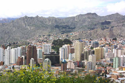 Cuban Deputy Minister to Meeting arrived in La Paz Bolivia