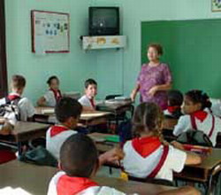 Cuba admits teacher drain due to low pay