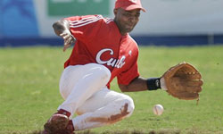 Cuba Paret Returns as Shortstop