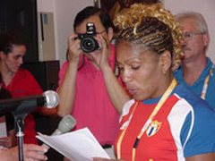 Cuban sports delegation participating in the Olympic Games Greets Fidel from Beijing