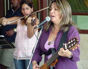 The Successful Cuban Singer Liuba Maria Hevia in Concert