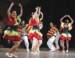 Cuban group Maraguán opens 1st International Folklore Festival in Chile.