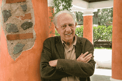  Escritor mexicano Sergio Pitol Premio Cervantes de Literatura 2005 en Cuba
